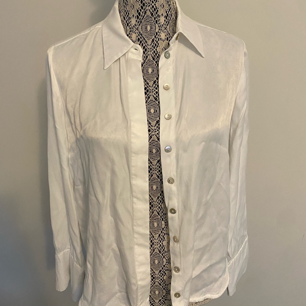 Reserved silky Elegant White Button-Up Blouse ivory white